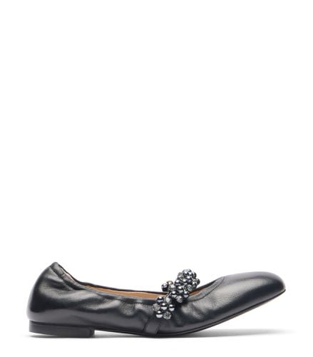 POPPY BALLET FLAT, FLATS AND LOAFERS, //, LACQUERED NAPPA/CRYSTAL/PEARL - Stuart Weitzman - Modalova