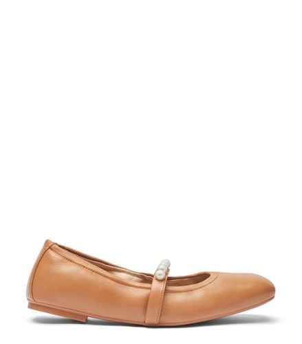 GOLDIE BALLET FLAT, FLATS AND LOAFERS, , LACQUEREDNAPPA - Stuart Weitzman - Modalova