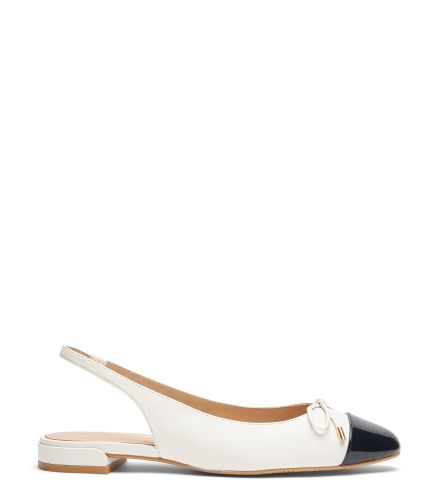 SLEEK BOW SLINGBACK FLAT, FLATS AND LOAFERS, /, SMOOTH CALF/PATENT - Stuart Weitzman - Modalova