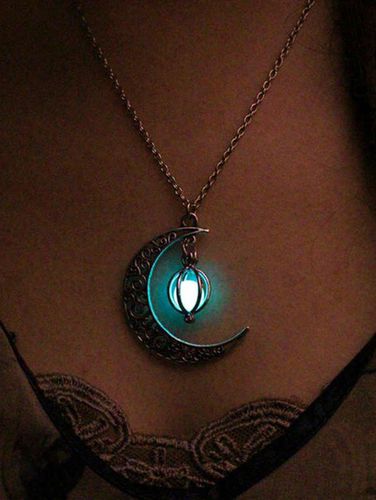 Fashion Women Noctilucence Crystal Moon Pendant Chain Alloy Necklace Jewelry Online - DressLily.com - Modalova