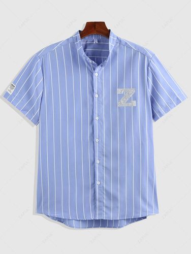Camisa con Botones de Estampado a Rayas - ZAFUL - Modalova