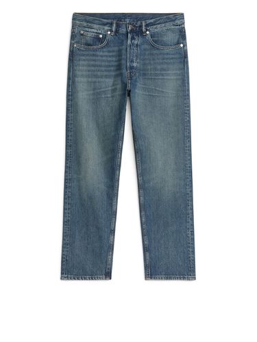Legere, konisch zulaufende Jeans von COAST Dunkelblau, Straight in Größe 28/32. Farbe: - Arket - Modalova