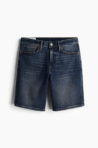 Regular Denim Shorts Dunkles Denimblau in Größe W 29. Farbe: - H&M - Modalova