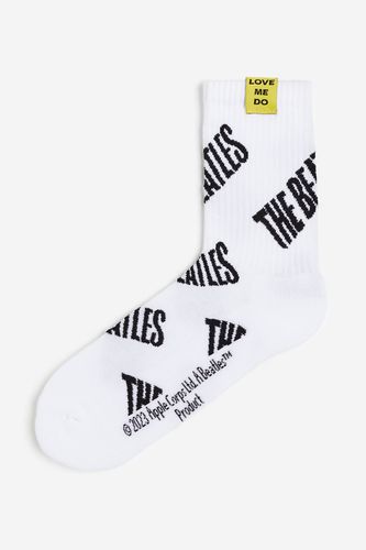 Socken mit Motiv Weiß/The Beatles in Größe 37/39. Farbe: - H&M - Modalova