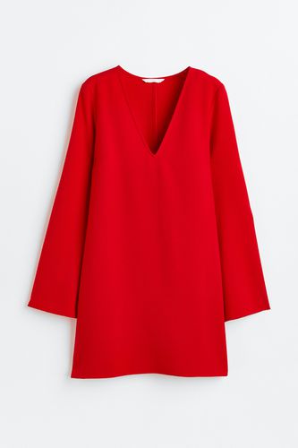Kleid mit V-Ausschnitt Rot, Alltagskleider in Größe XS. Farbe: - H&M - Modalova
