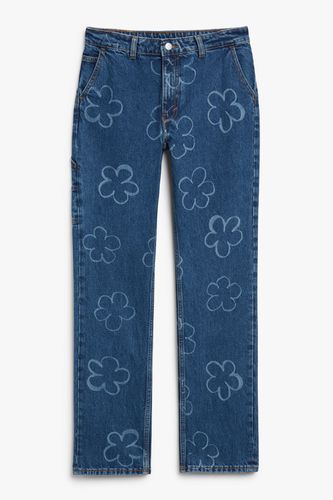 Blaue Cargo-Jeans mit Blumen, Straight in Größe W 26. Farbe: - Monki - Modalova