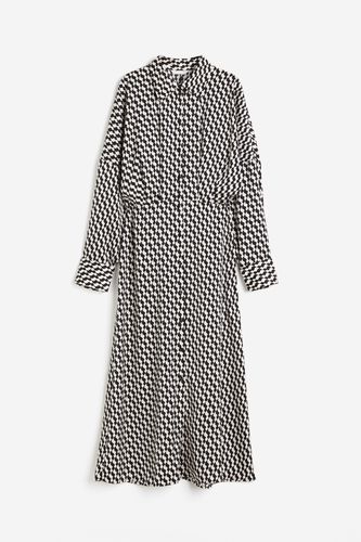Blusenkleid Schwarz/Weiß gemustert, Alltagskleider in Größe S. Farbe: - H&M - Modalova