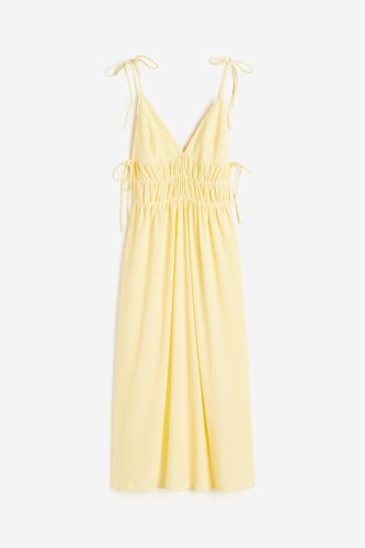 Kleid mit Bindedetail Hellgelb, Alltagskleider in Größe L. Farbe: - H&M - Modalova