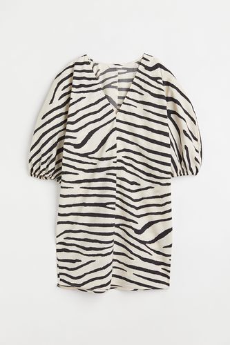 Kleid mit V-Ausschnitt Cremefarben/Zebramuster, Alltagskleider in Größe XS. Farbe: - H&M - Modalova
