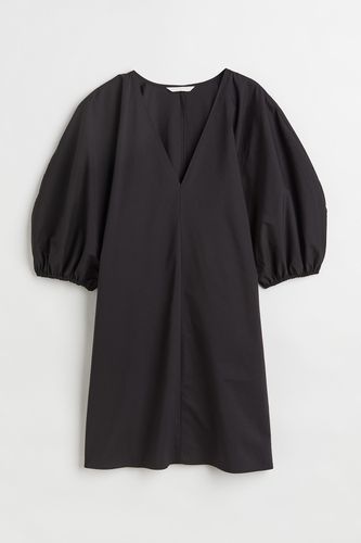 Kleid mit V-Ausschnitt Schwarz, Alltagskleider in Größe S. Farbe: - H&M - Modalova