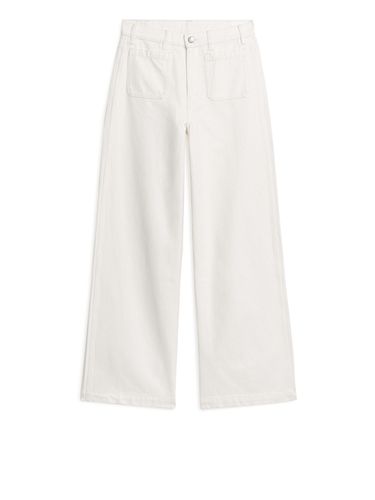 LUPINE High Flared Jeans Weiß, Straight in Größe 44. Farbe: - Arket - Modalova