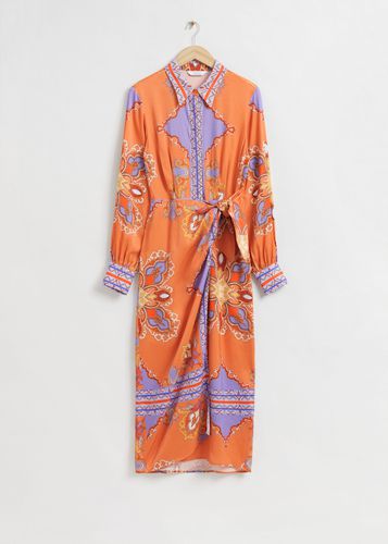 Midi-Hemdblusenkleid in Wickeloptik Print/Orange, Alltagskleider Größe 36. Farbe: - & Other Stories - Modalova