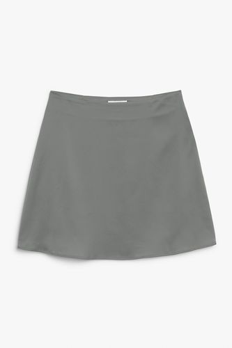 Grauer Minirock aus Satin Grau, Röcke in Größe 48. Farbe: - Monki - Modalova