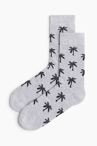 Gemusterte Strümpfe Graumeliert/Palmen, Socken in Größe 40/42. Farbe: - H&M - Modalova