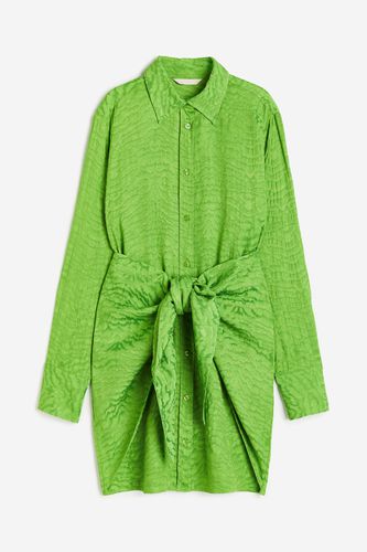 Blusenkleid mit Bindedetail Grün/Krokomuster, Alltagskleider in Größe XS. Farbe: - H&M - Modalova