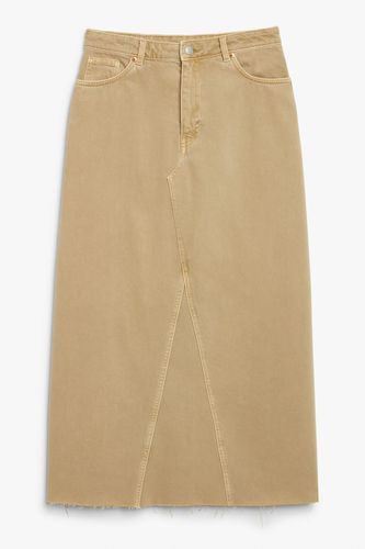 Jeansrock mit ausgefranstem Saum Gedämpftes Beige, Röcke in Größe 38. Farbe: - Monki - Modalova