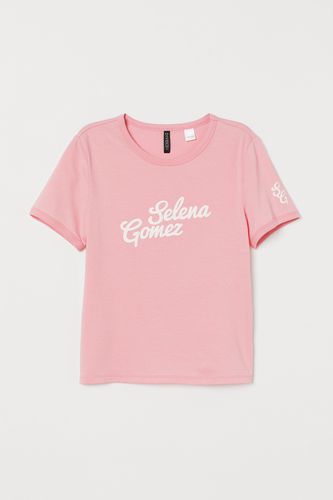 T-Shirt mit Motiv Hellrosa/Selena Gomez in Größe S. Farbe: - H&M - Modalova
