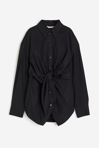Bluse mit Knotendetail Schwarz, Freizeithemden in Größe XS. Farbe: - H&M - Modalova