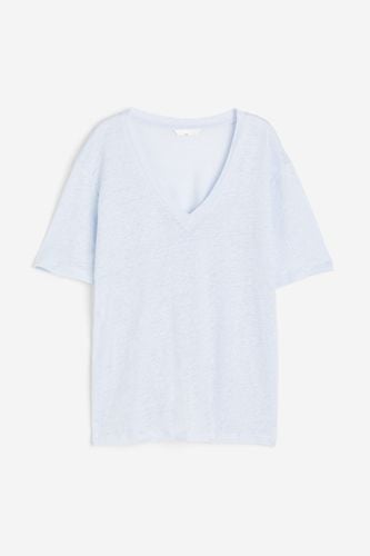 T-Shirt mit V-Neck aus Leinenjersey Hellblau in Größe M. Farbe: - H&M - Modalova