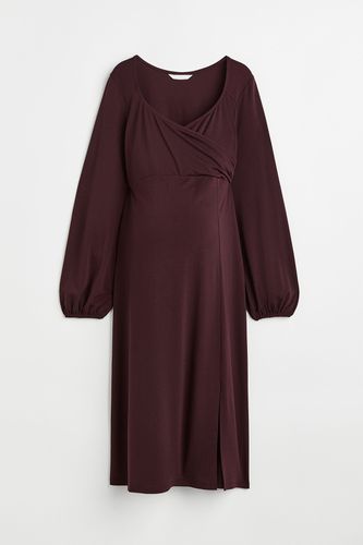 MAMA Jerseykleid im Wickelschnitt Weinrot, Kleider in Größe S. Farbe: - H&M - Modalova