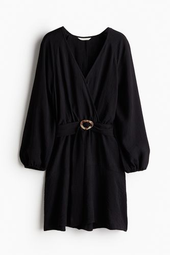 Kleid mit Gürtel Schwarz, Alltagskleider in Größe S. Farbe: - H&M - Modalova