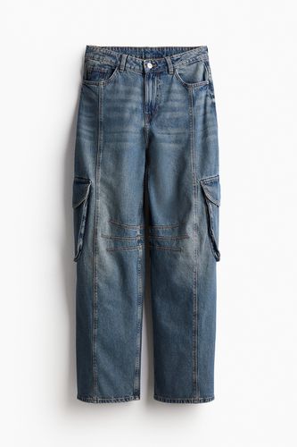 Straight Regular Cargo Jeans Denimblau in Größe 32. Farbe: - H&M - Modalova
