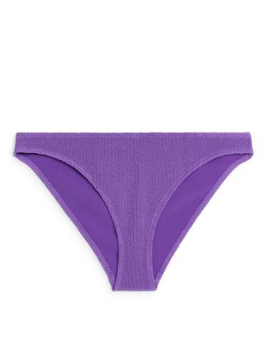 Crinkle-Bikinihose mit niedrigem Bund Lila, Bikini-Unterteil in Größe 32. Farbe: - Arket - Modalova