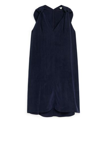 Cupro-Kleid mit Knotendetail Dunkelblau, Alltagskleider in Größe 44. Farbe: - Arket - Modalova