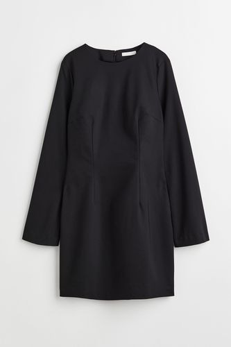 Figurbetontes Kleid Schwarz, Alltagskleider in Größe 46. Farbe: - H&M - Modalova