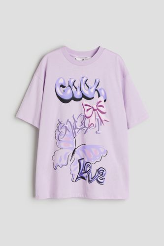 Oversized T-Shirt mit Print Flieder/Schmetterling, T-Shirts & Tops in Größe 170. Farbe: - H&M - Modalova