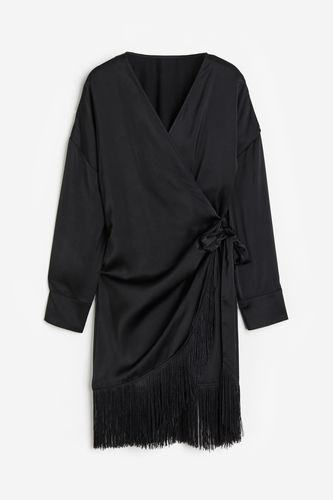 Wickelkleid aus Satin mit Fransenbesatz Schwarz, Alltagskleider in Größe M. Farbe: - H&M - Modalova