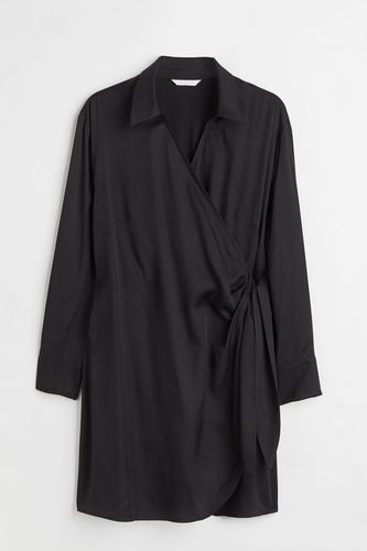 Blusenkleid aus Satin im Wickelschnitt Schwarz, Alltagskleider in Größe XS. Farbe: - H&M - Modalova