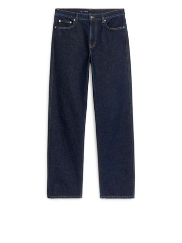 DAHLIA Straight Jeans Dunkelblau in Größe W 30. Farbe: - Arket - Modalova