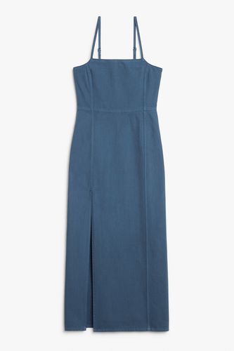 Jeanskleid in Maxi-Länge mit Karree-Ausschnitt Mittelblau, Alltagskleider Größe 48. Farbe: - Monki - Modalova