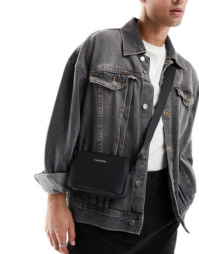 Must - Camera bag nera - Calvin Klein - Modalova