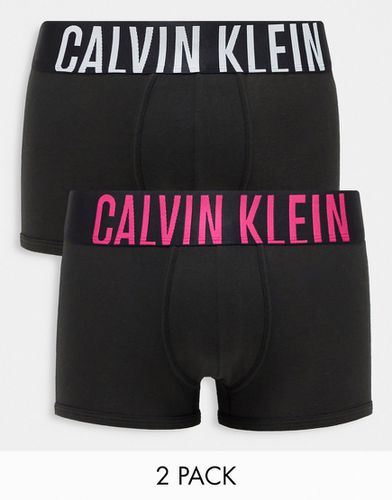 Confezione da 2 boxer aderenti neri con fascia in vita con logo rosa e bianco - Calvin Klein - Modalova