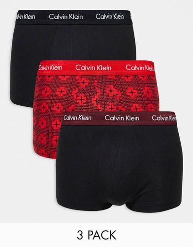 Confezione da 3 boxer aderenti a vita bassa rossi e neri con fascia in vita colorata - Calvin Klein - Modalova