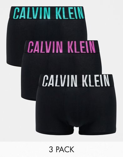Intense Power Cotton Stretch - Confezione da 3 paia di boxer aderenti neri con elastico in vita colorato - Calvin Klein - Modalova