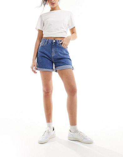 Mom shorts lavaggio medio - Calvin Klein Jeans - Modalova