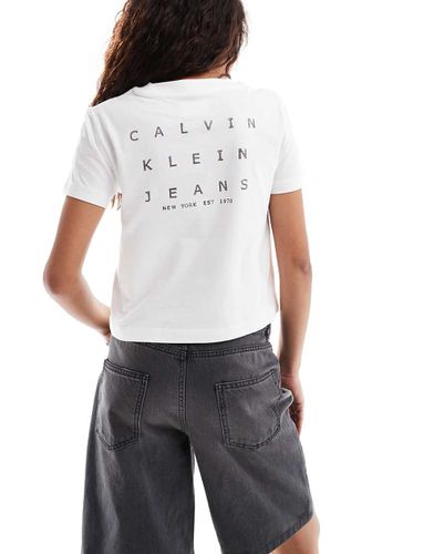 T-shirt mini bianca con stampa sul retro - Calvin Klein Jeans - Modalova