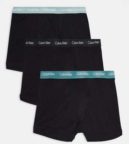 Plus - Cotton Stretch - Confezione da 3 paia di boxer aderenti neri con fascia in vita colorata - Calvin Klein - Modalova