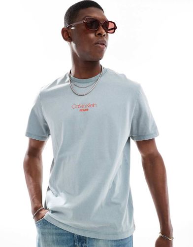 Calvin Klein - T-shirt avec petit logo au centre - Bleu délavé - Calvin Klein Jeans - Modalova