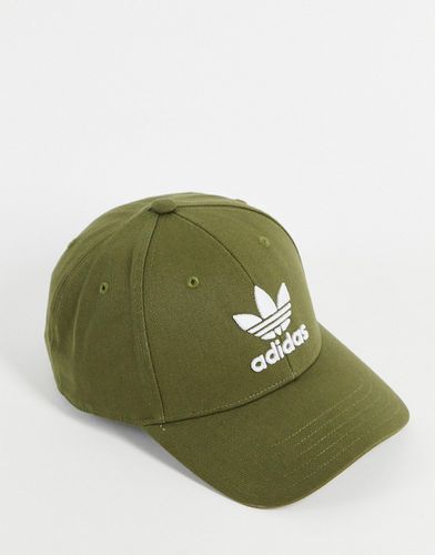 Adicolor - Cappello con visiera e trifoglio color oliva - adidas Originals - Modalova