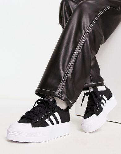 Nizza - Sneakers nere e bianche con suola platform - adidas Originals - Modalova