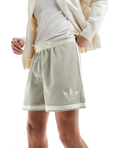 Adidas Originals - Pantaloncini stile basket stucco - adidas performance - Modalova