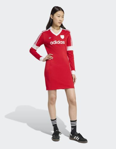 Robe style maillot de football à imprimé graphique - écarlate - Adidas Originals - Modalova