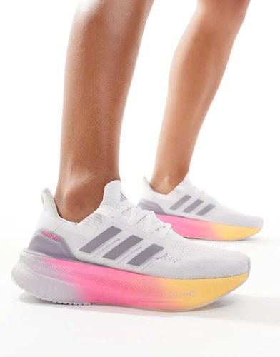 Ultraboost 5 - Sneakers da corsa grigie e rosa - adidas performance - Modalova