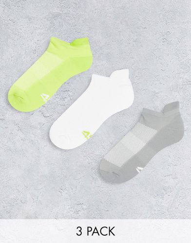Confezione da 3 paia di calzini sportivi con trattamento antibatterico e logo - ASOS - Modalova