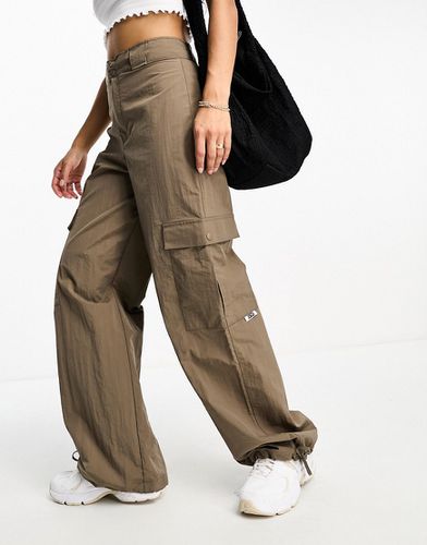 Pantaloni oversize comodi in tessuto stropicciato con tasche - ASOS - Modalova