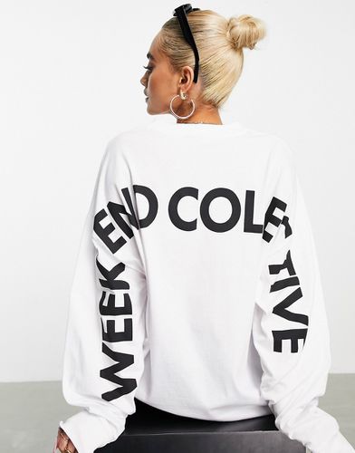 ASOS - Weekend Collective - Maglietta oversize a maniche lunghe bianca con logo sul retro - ASOS Weekend Collective - Modalova